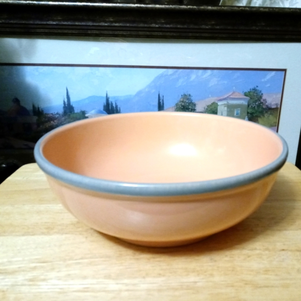 🏯🍜JAPANESE VINTAGE 11" BOWL🍱🌅PORCELAIN COLOR PEACH&GRAY RIM. - Picture 1 of 16